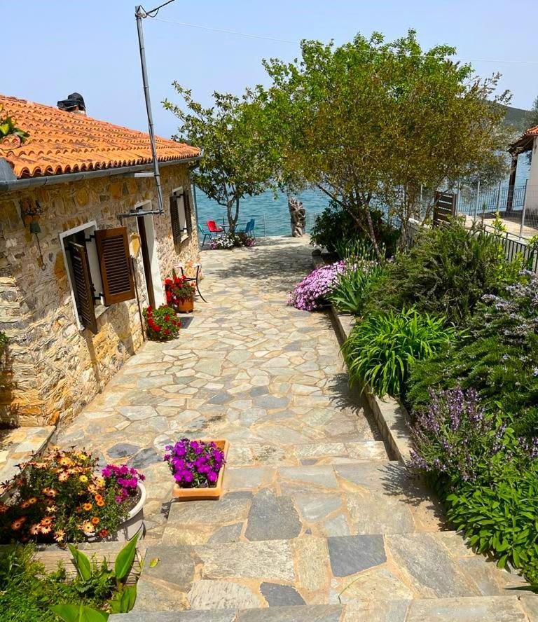 Villa Little Bit Of Heaven Sourpi Esterno foto